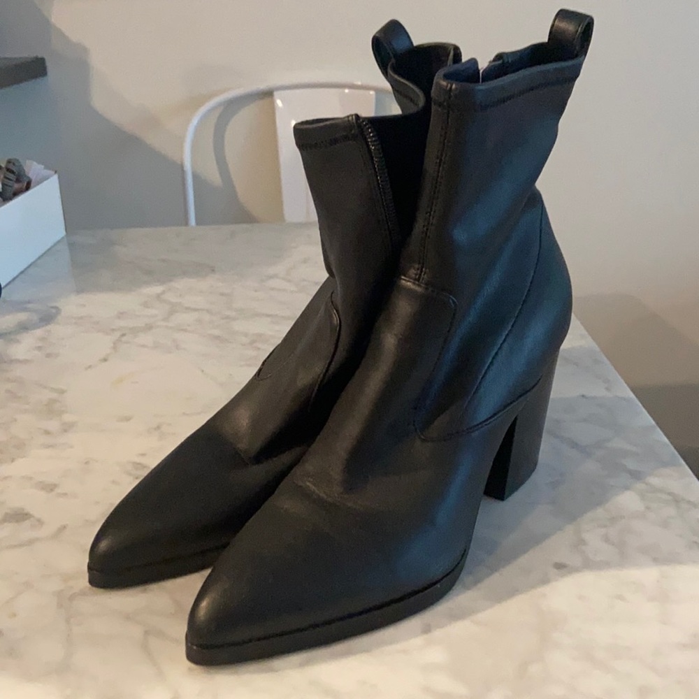 MARC FISHER black leather heel booties Sz 7 M